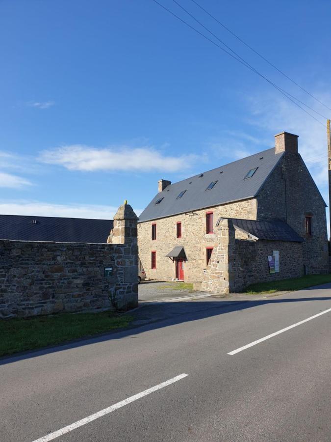 Chambres De Villee Saint-Georges-de-Gréhaigne Exterior foto