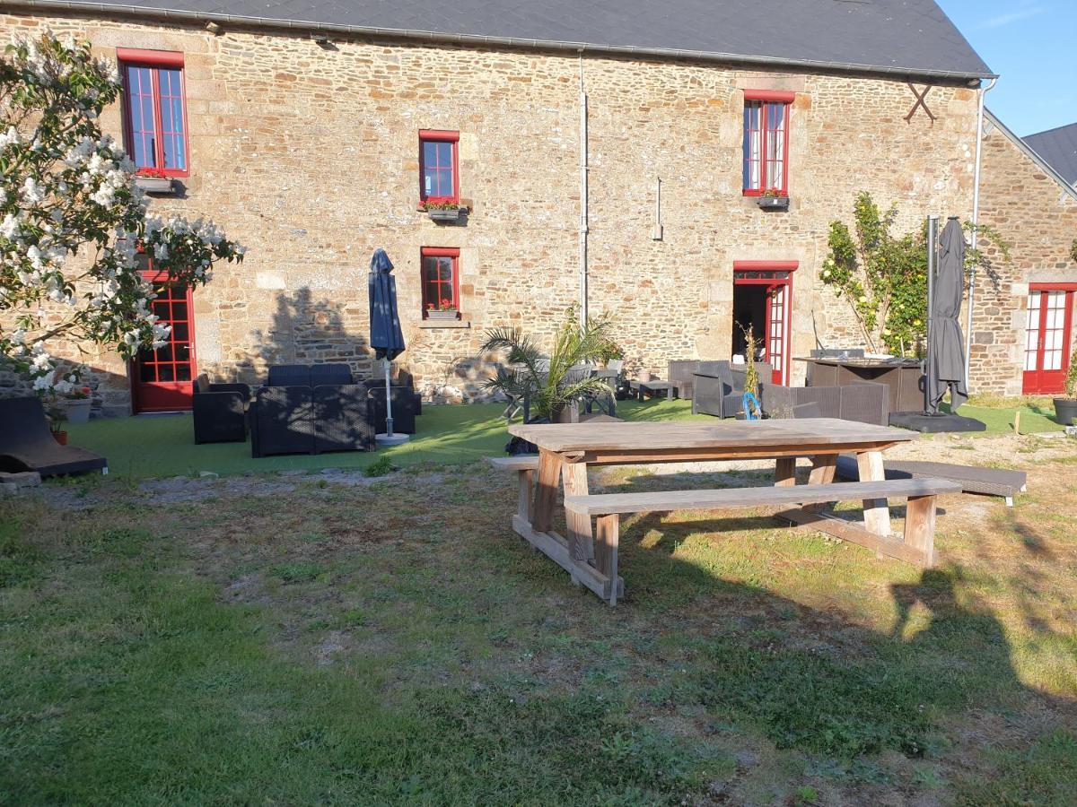 Chambres De Villee Saint-Georges-de-Gréhaigne Exterior foto